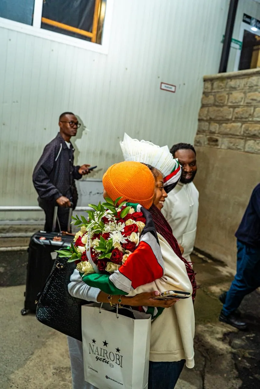 A welcome bouquet handed over at the airport